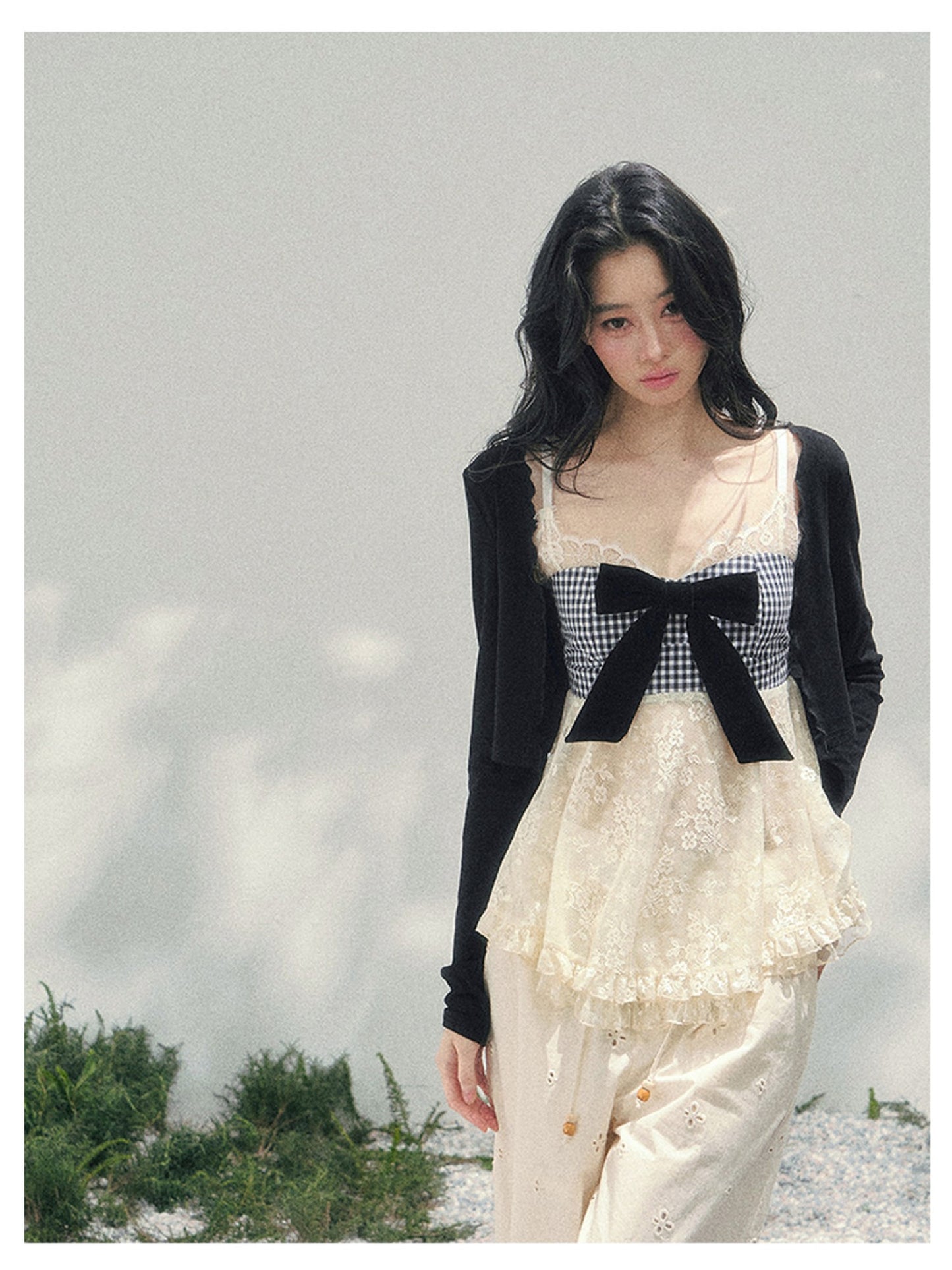 少也眼 “She Walked Through Bloom” Bow Lace Plaid Two-Piece Top Set 8543241