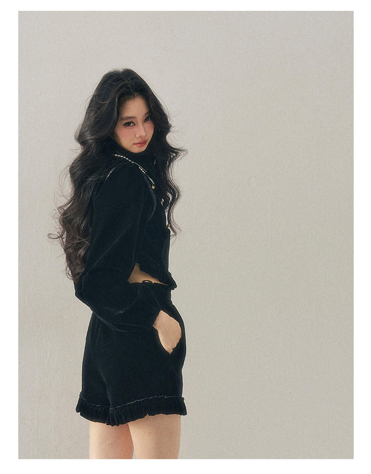 少也眼 “The Seventh Nocturne” Black Velvet French-Style Jacket & Shorts Set