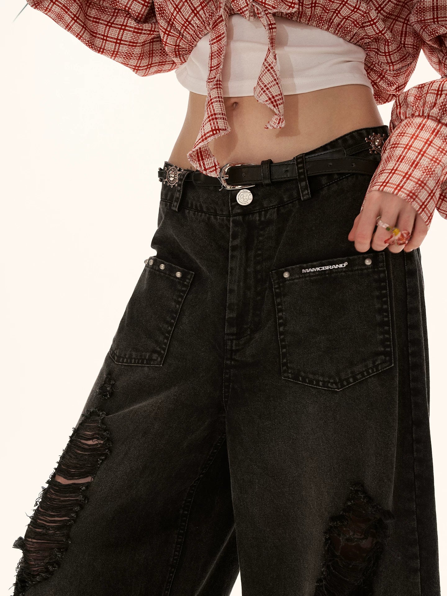 "Street Rebel Mood" Distressed Black Straight-Leg Jeans WE932