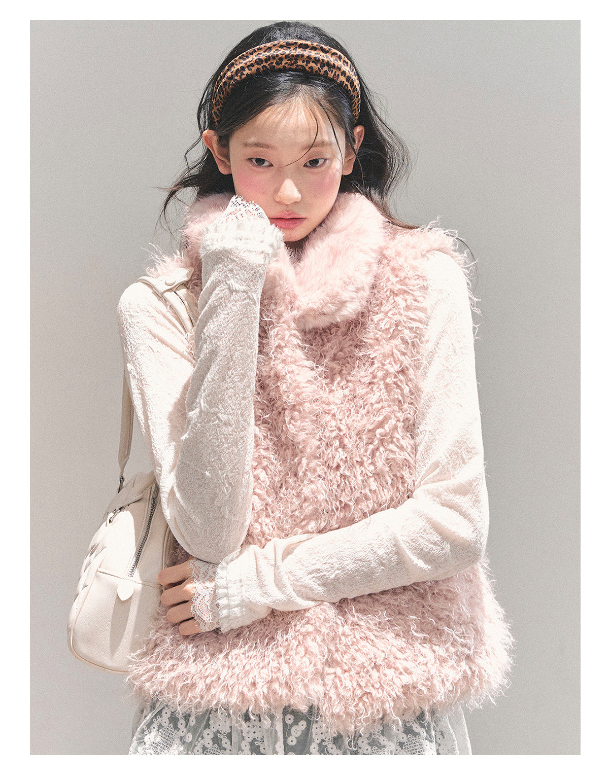 少也眼 “Warmth of a Dreamscape” Pink Faux-Fur Vest 94468854