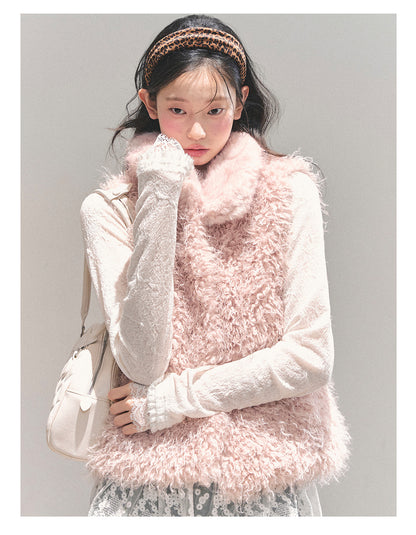 少也眼 “Warmth of a Dreamscape” Pink Faux-Fur Vest 94468854