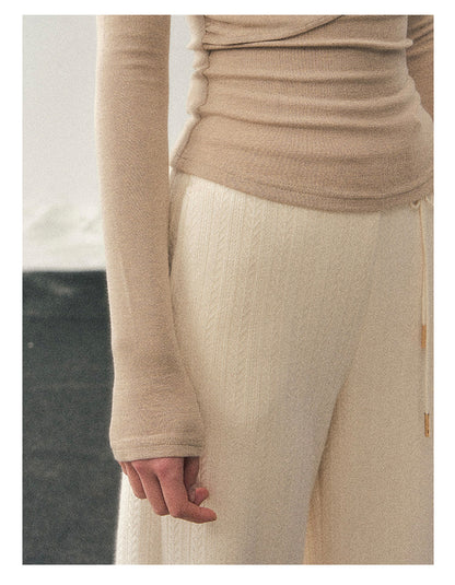 少也眼 “She Is Lighter Than the Wind” Streamer-Neck Top - Oatmeal