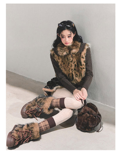 少也眼 “She Walks Through the Wild” Khaki Faux Fur–Panel Jacket 7474151