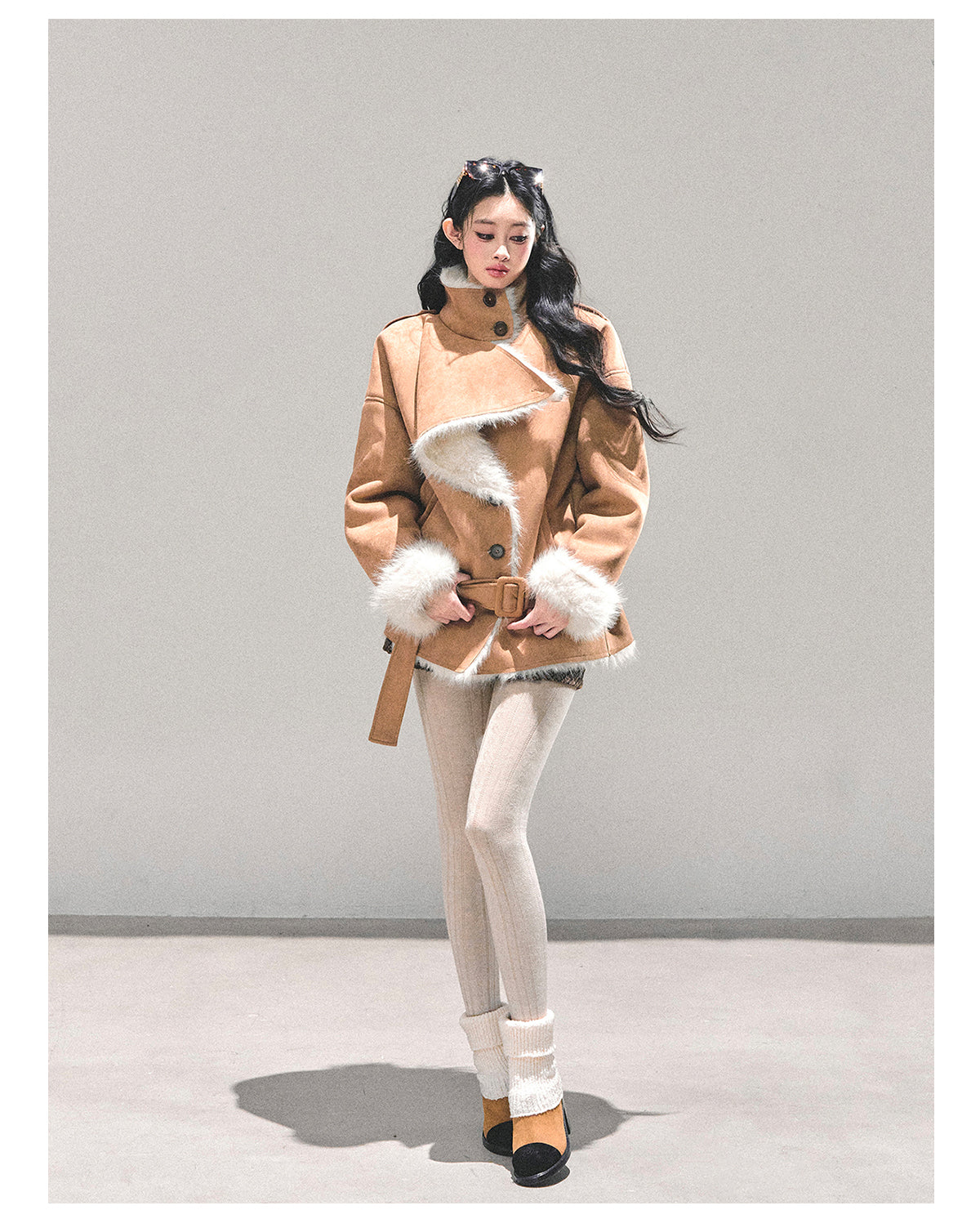 少也眼 "Monologue in the Snow" Suede Faux Shearling Jacket with Belt - Khaki 8746513