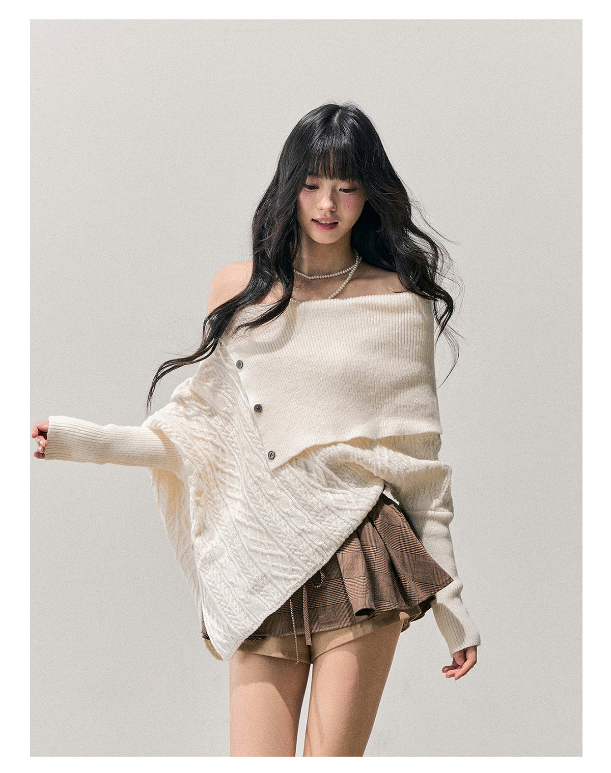 少也眼 “Letter from the Snow Country” Off-Shoulder Asymmetric Cable-Knit Sweater 1464854
