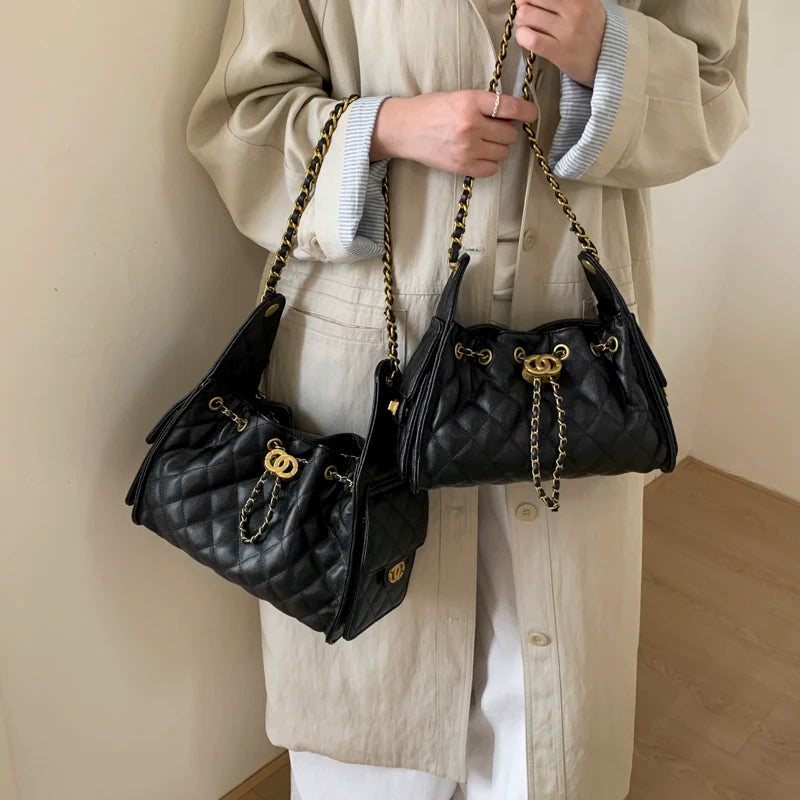 “Diamond Chain” Quilted Shoulder Bag (Black / Red)