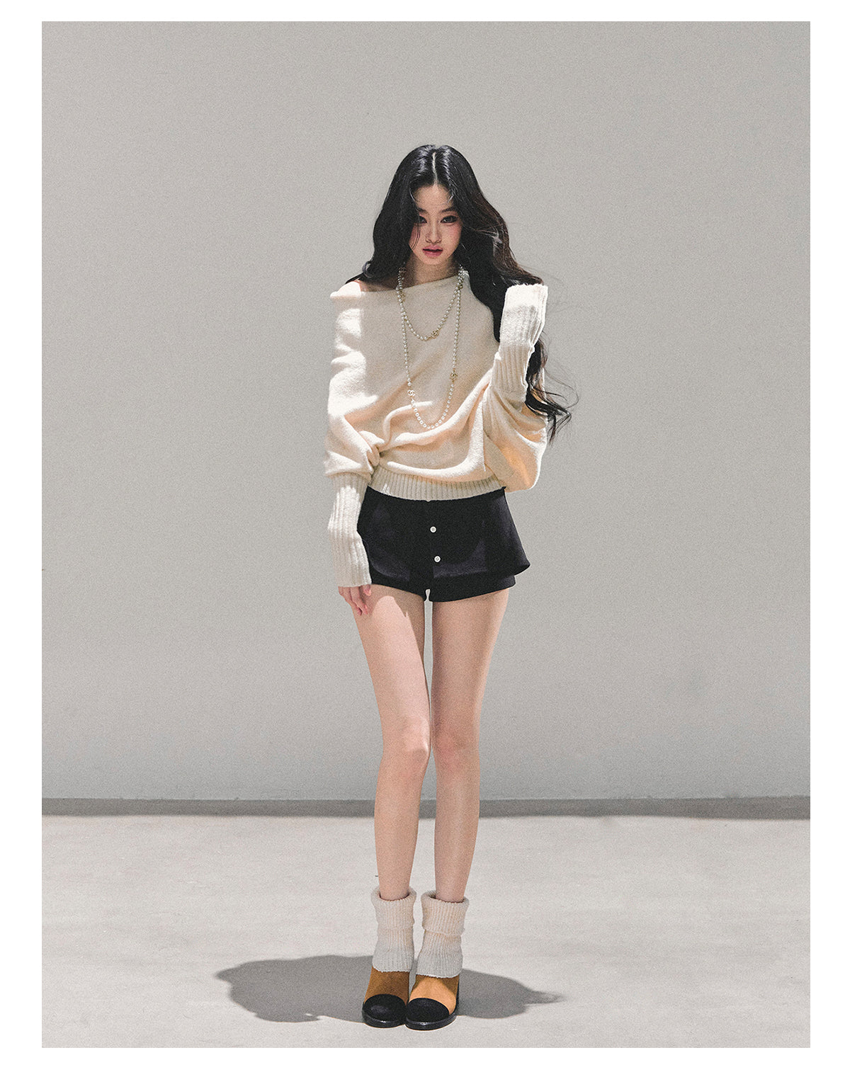 少也眼 “Soft Minimalism” Off-Shoulder Versatile Knit Top - White 6416515