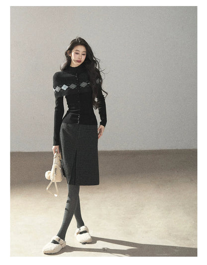 AOMALM - Rich Black Wool-Blend Pleated A-Line Midi Skirt