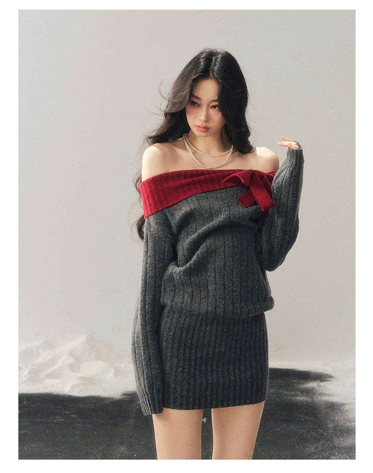 少也眼 "Snowbound Memories" Off-Shoulder Color-Block Knit Mini Dress