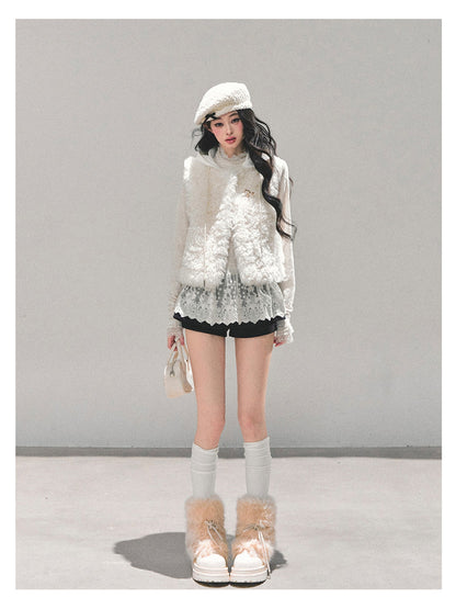 少也眼 “The Weightless Snow" Faux Shearling Vest Jacket (with Removable Hood)