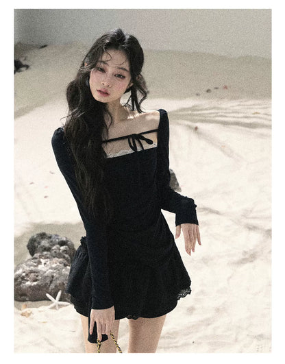 "Floating Moonlight" Quiet Black Square Neck Lace Slim-Fit Top 45324535