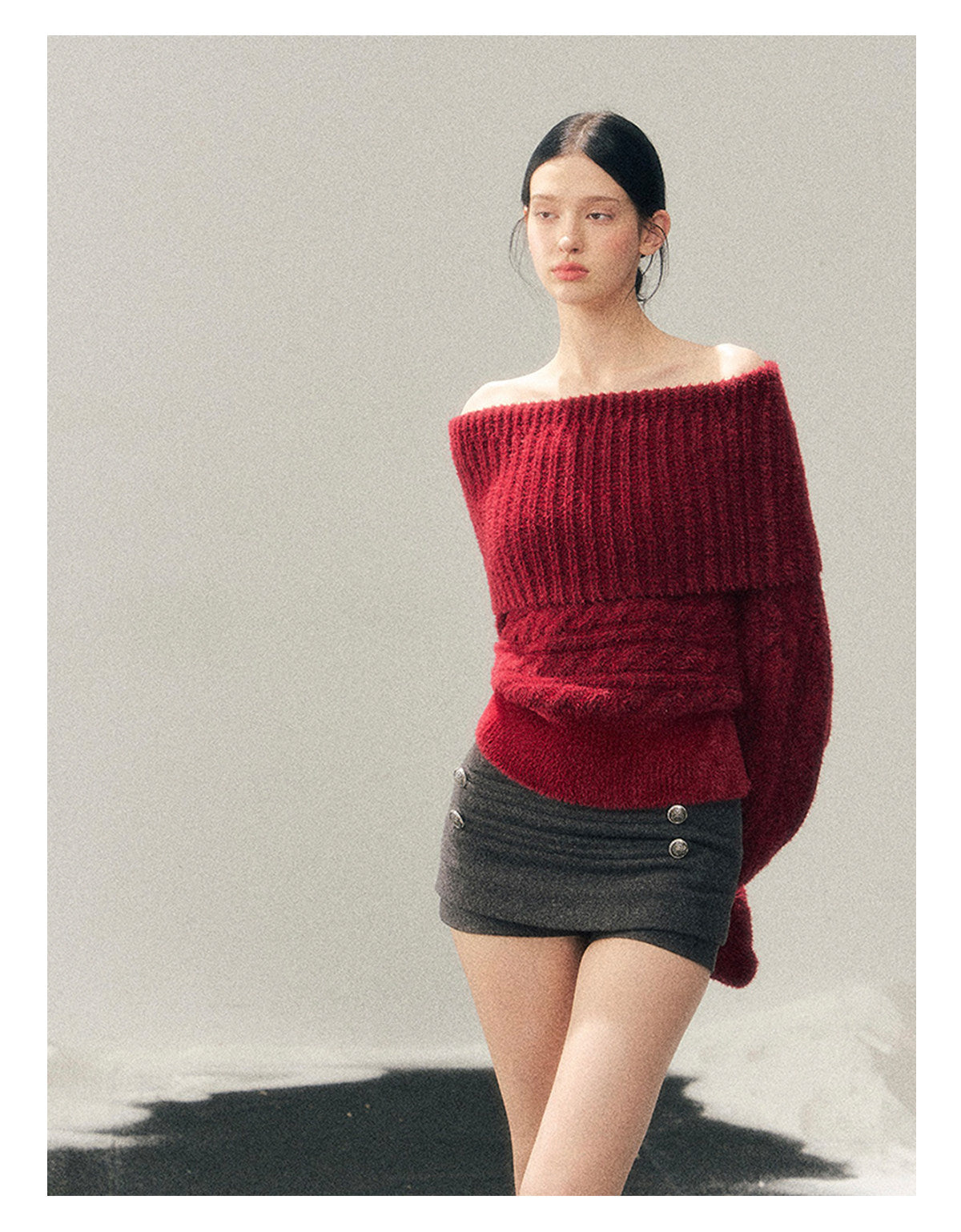 少也眼 "Crimson Glow on the Shoulders" Off-Shoulder Cable Knit Cropped Sweater