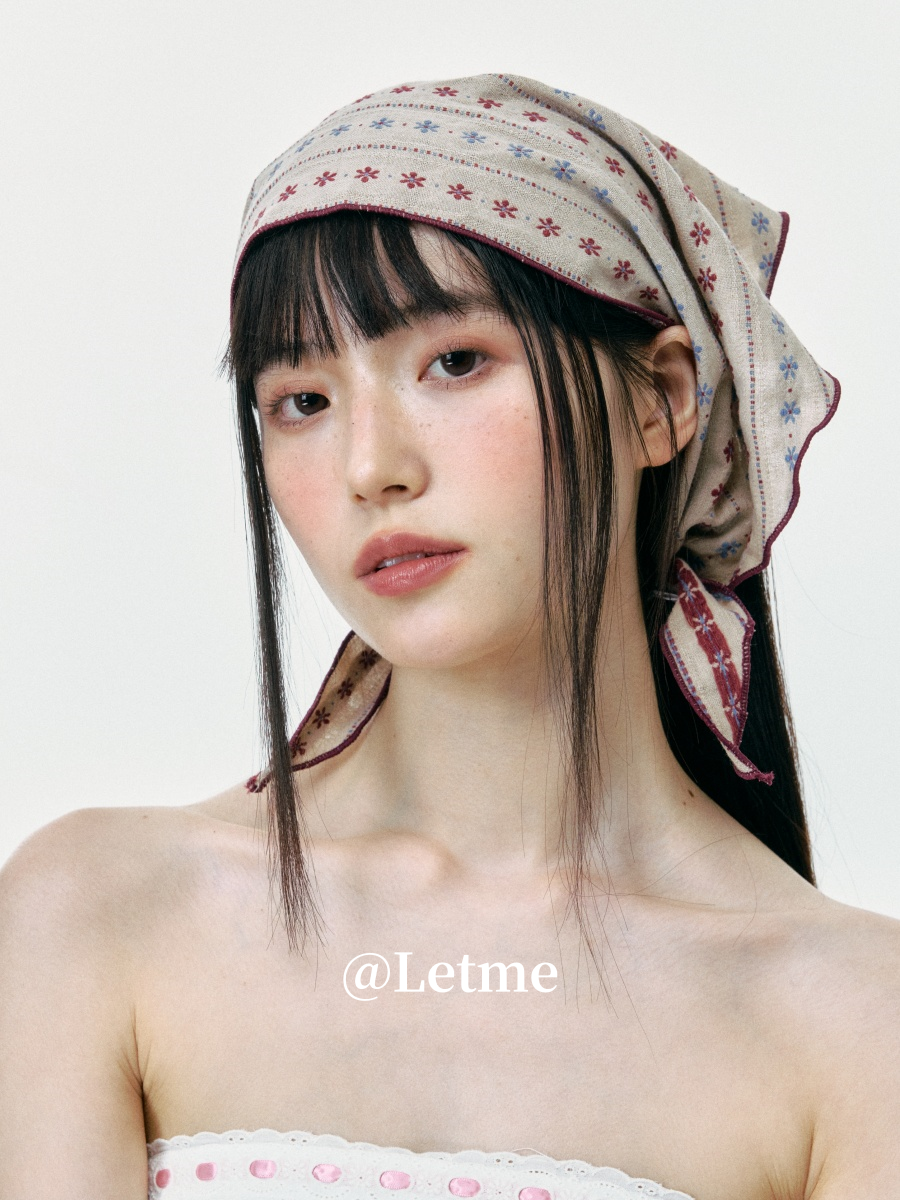 Beige Floral Print Triangle Headscarf – Vintage Neckerchief Bandana
