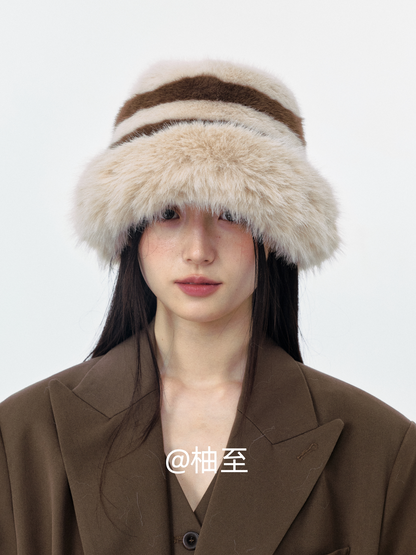 Off White Striped Plush Hat & Scarf Set – Cozy 2-Piece Winter Ensemble