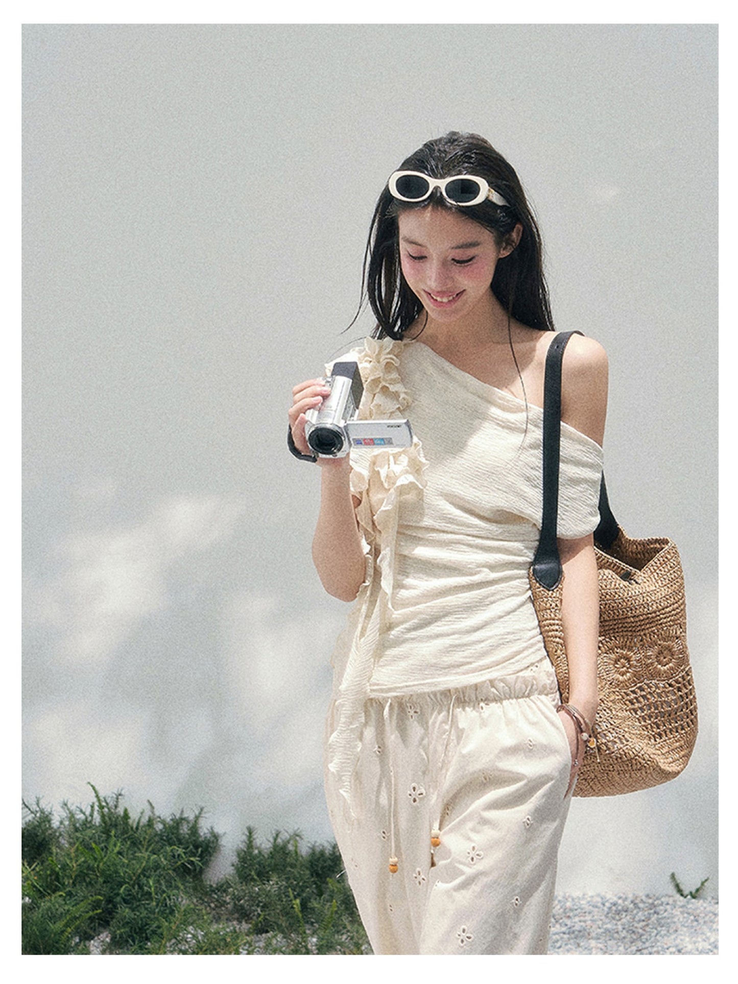 少也眼 “Soft Murmurs in Pale White” Dutch Cheese Cropped Ruffle T-Shirt 141