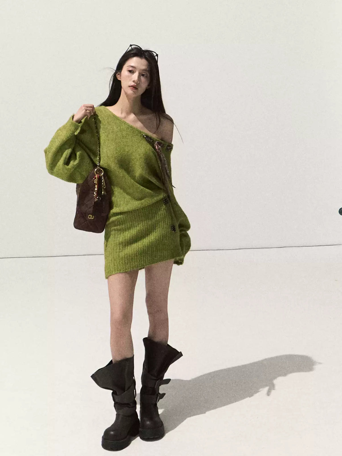 OAKMOO/ Autumn Green Wool-Blend Off-Shoulder Bodycon Knit Dress (With Scarf)