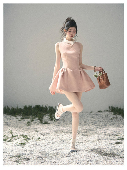 少也眼 “Satin Poise” Coral Pink French A-Line Dress 145