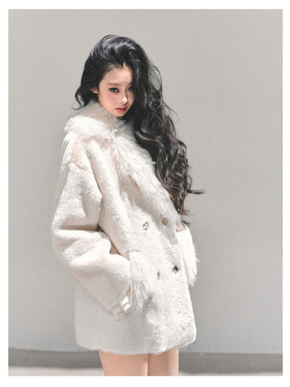 少也眼 "She Walks Into the Void" Cream White Plush Winter Jacket