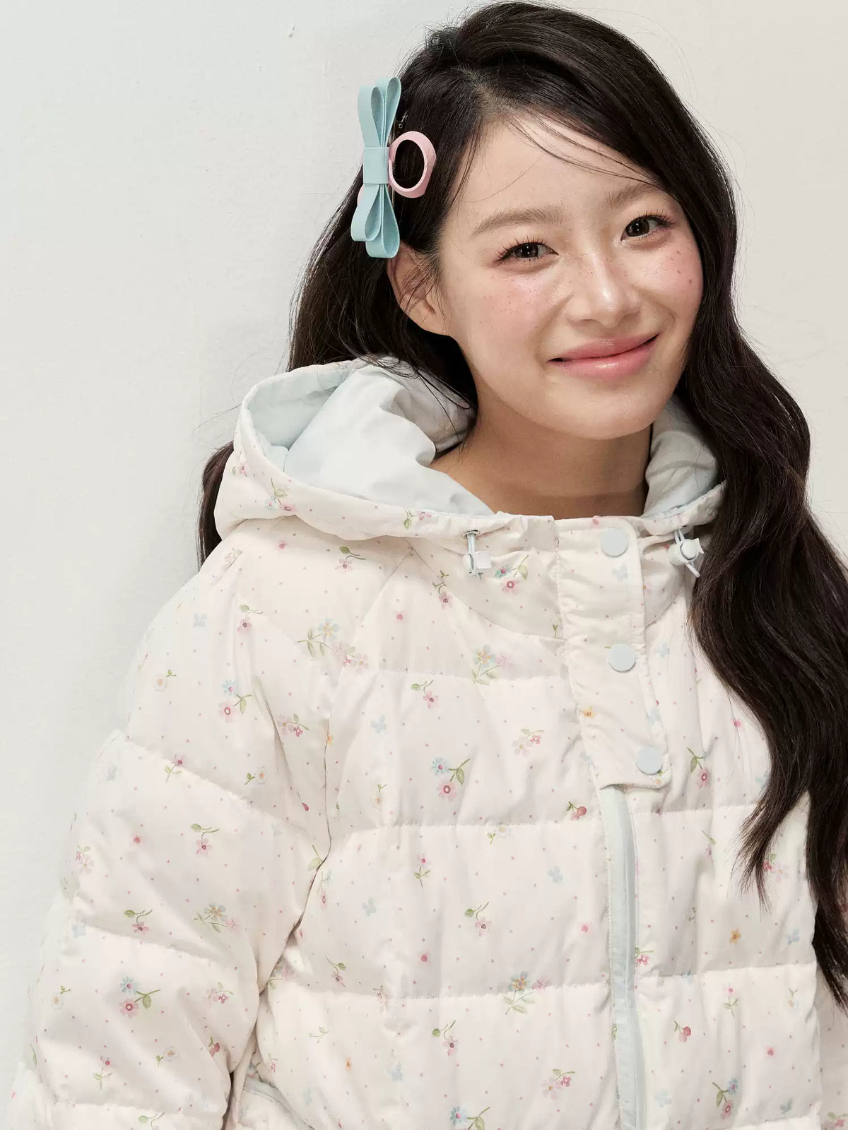 RF - Ivory Floral Print Cropped Hooded Down Jacket with Contrast Lining