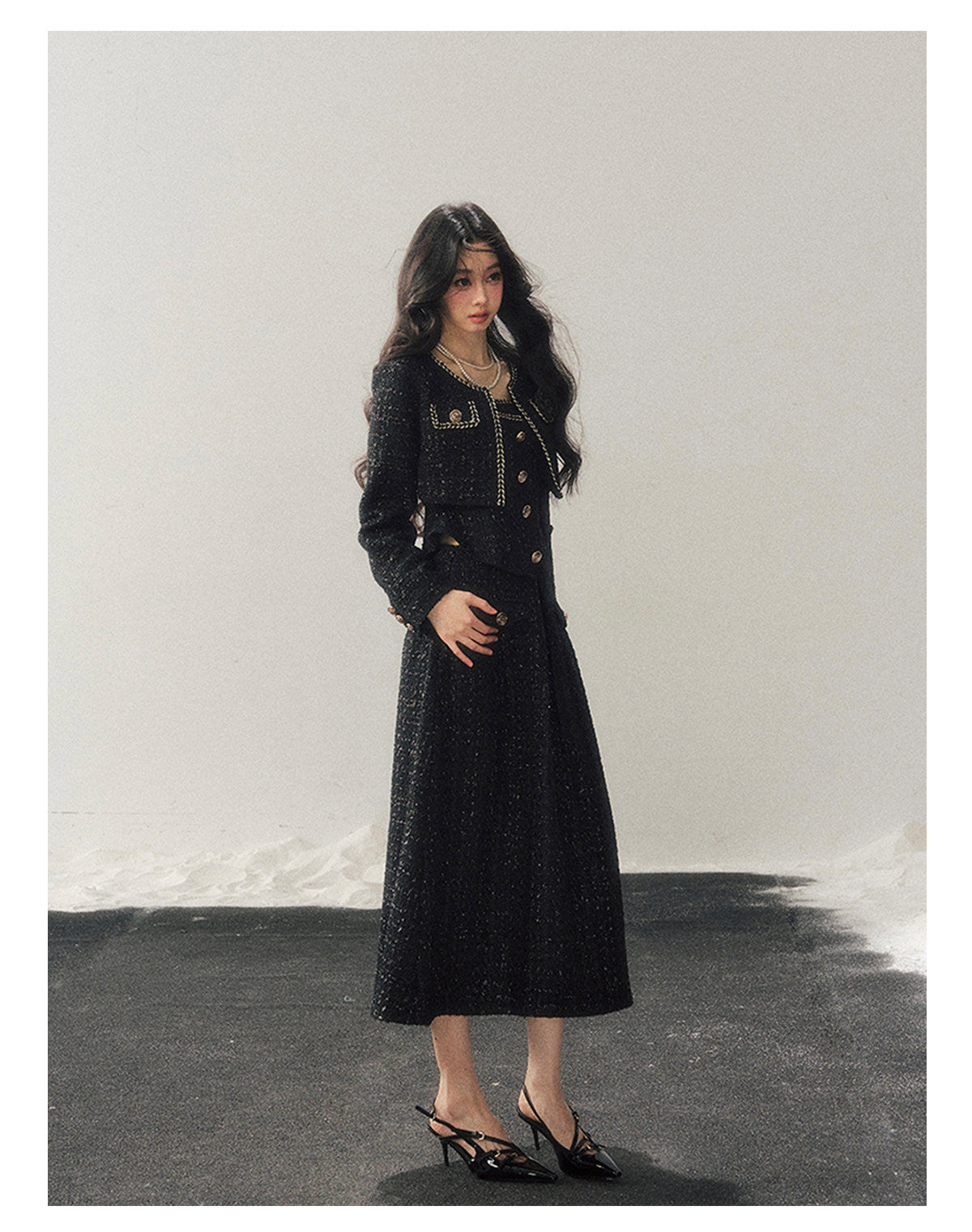 少也眼 "Before the Moon Falls" Bouclé Wool Tweed Set - Black