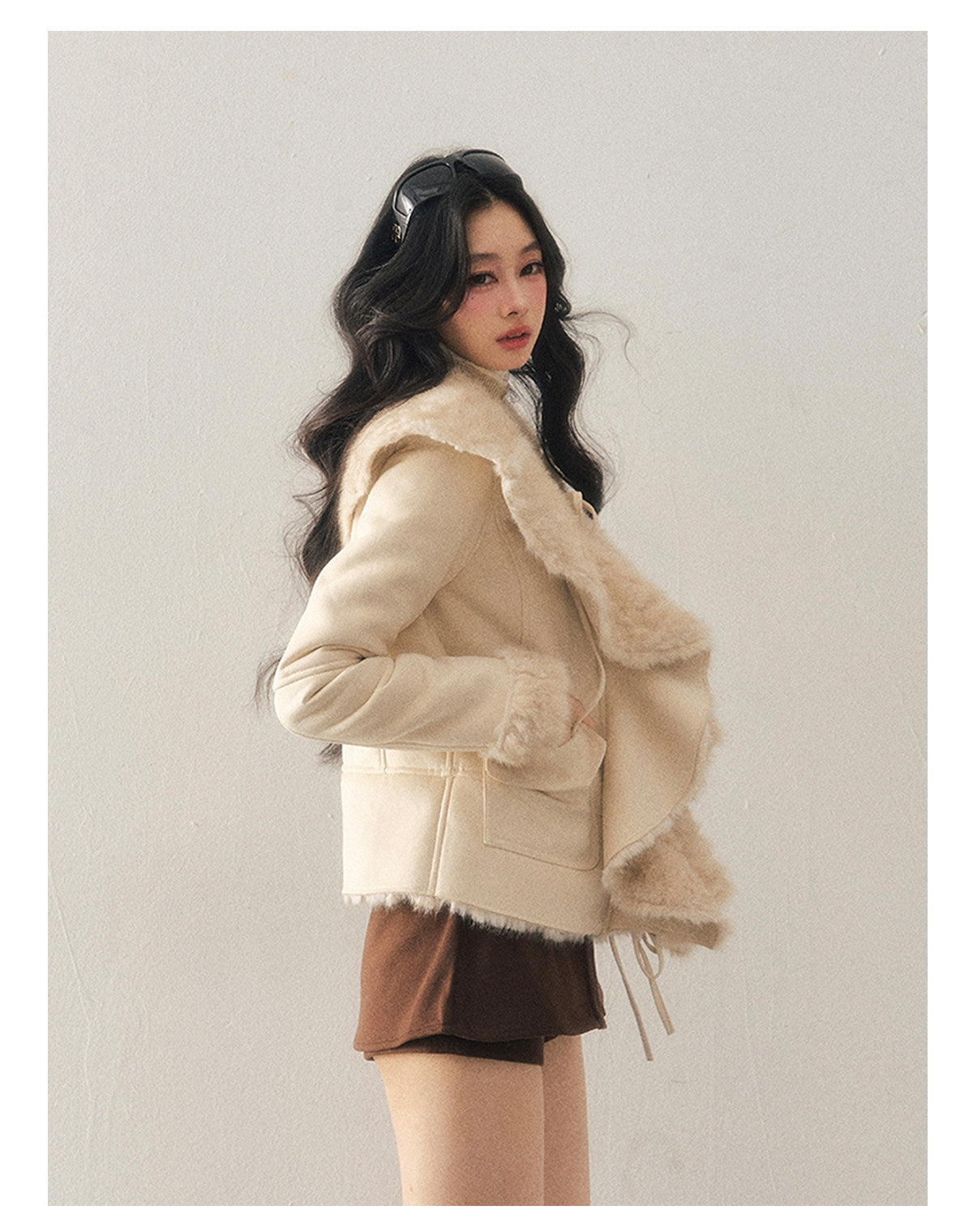 少也眼 “Pure White Enfolds Me” Faux Shearling Tie-Front Jacket
