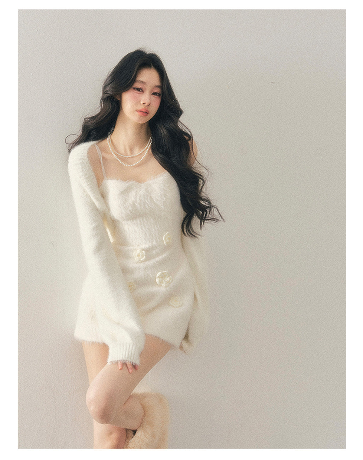少也眼 "She Steps Through Frostlight" French 3D Floral Faux Mink Mini Dress - Camellia White