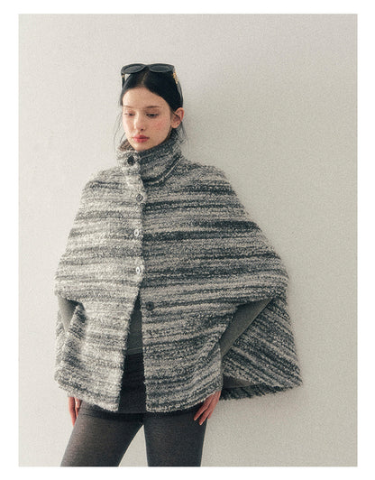 少也眼 "Soft-Focus Warmth" Tweed Cape Coat - Silver Grey