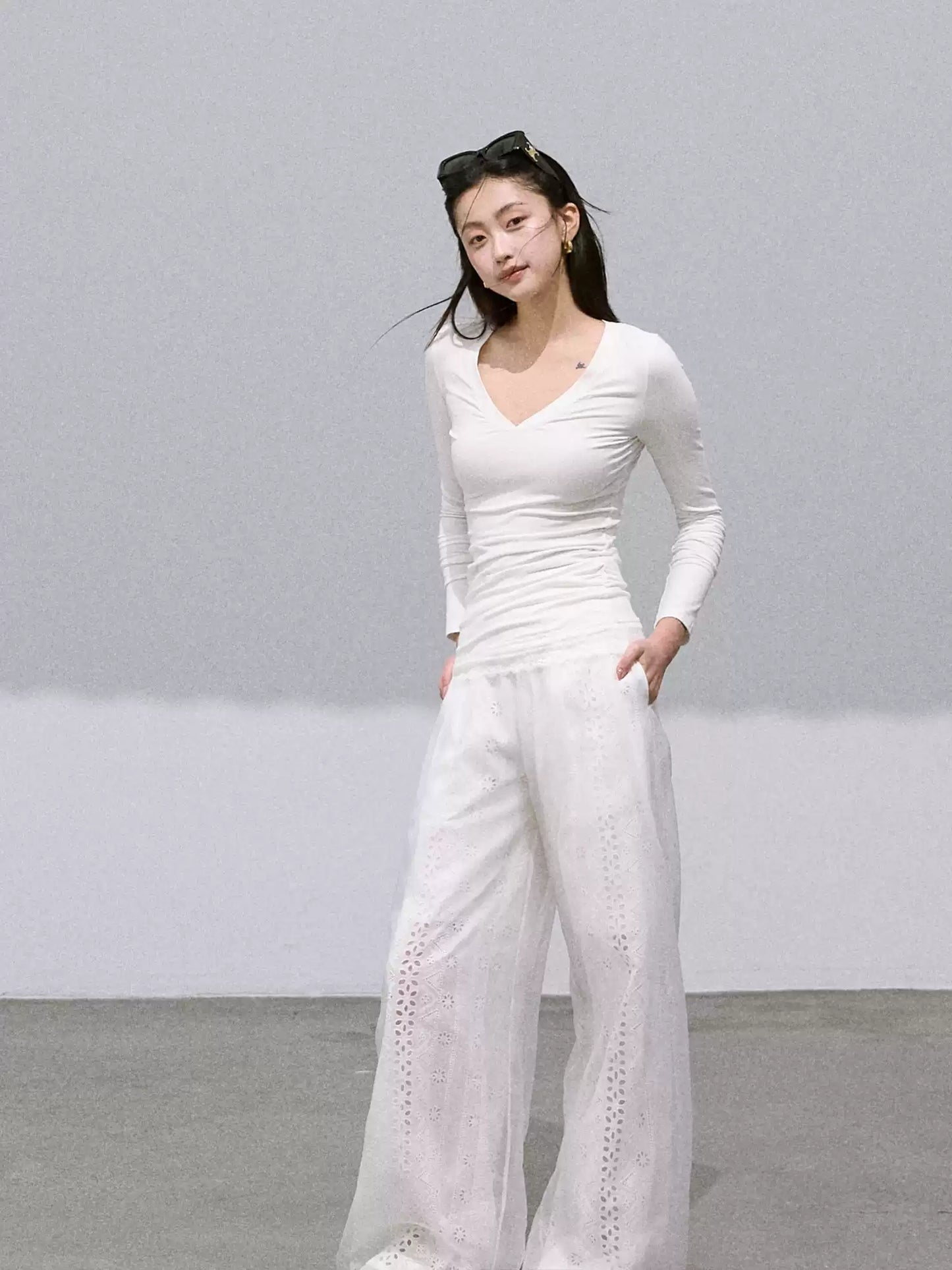 OAKMOO - "Bloom Within" Cotton Cutwork & Organza Layered Wide-Leg Pants – Gardenia 25Q428White