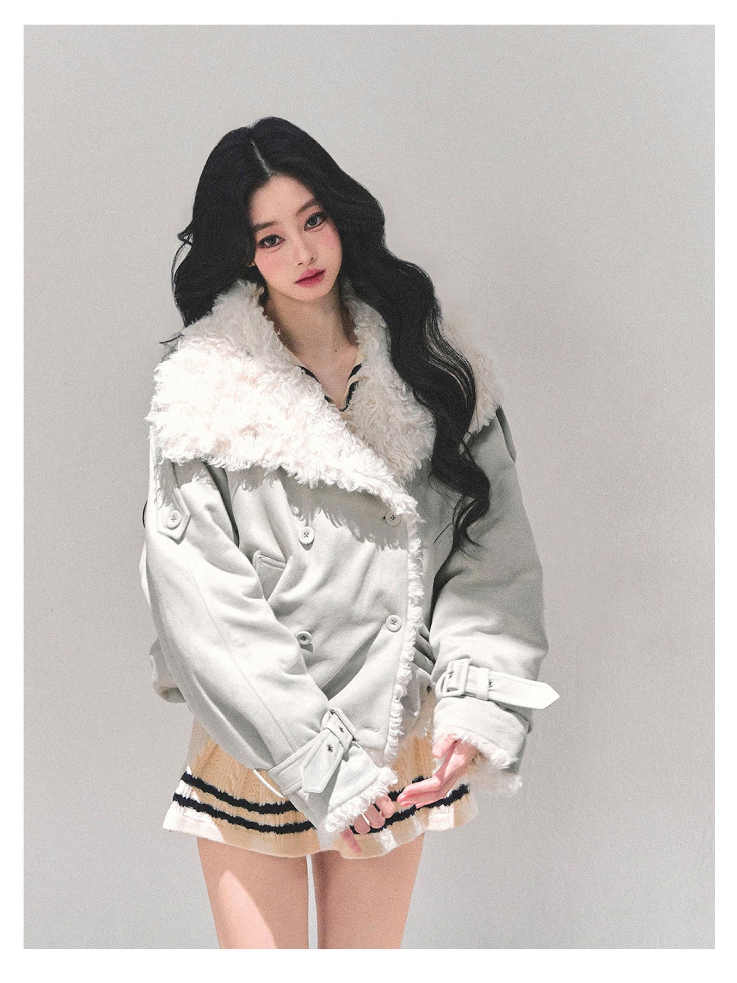 少也眼 "Velveted Winter" Cozy Shearling Fleece Jacket - Light Gray