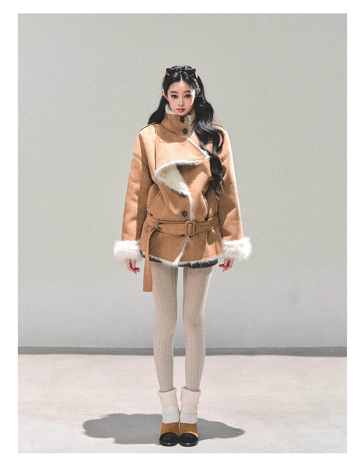 少也眼 "Monologue in the Snow" Suede Faux Shearling Jacket with Belt - Khaki 8746513