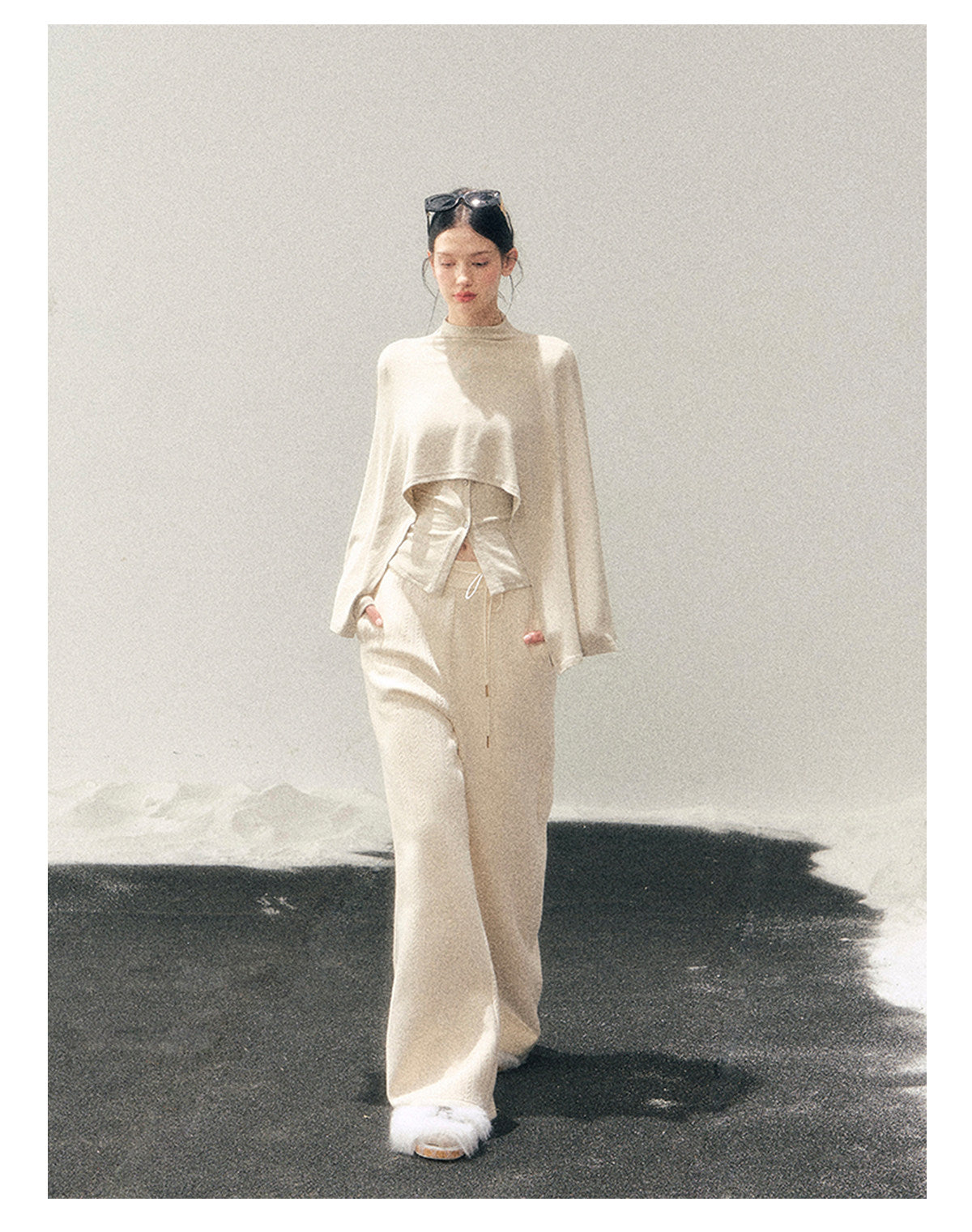 少也眼 "Moss Whisper" Ivory Two-Tone Shawl T-Shirt Two-Piece Set