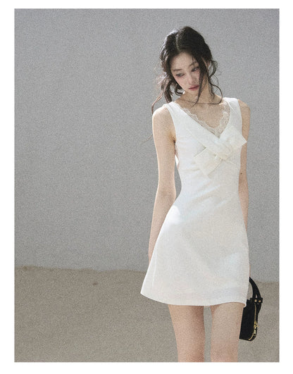 "White Tea Under the Moonlight" White Lace V-Neck Bodycon Mini Dress