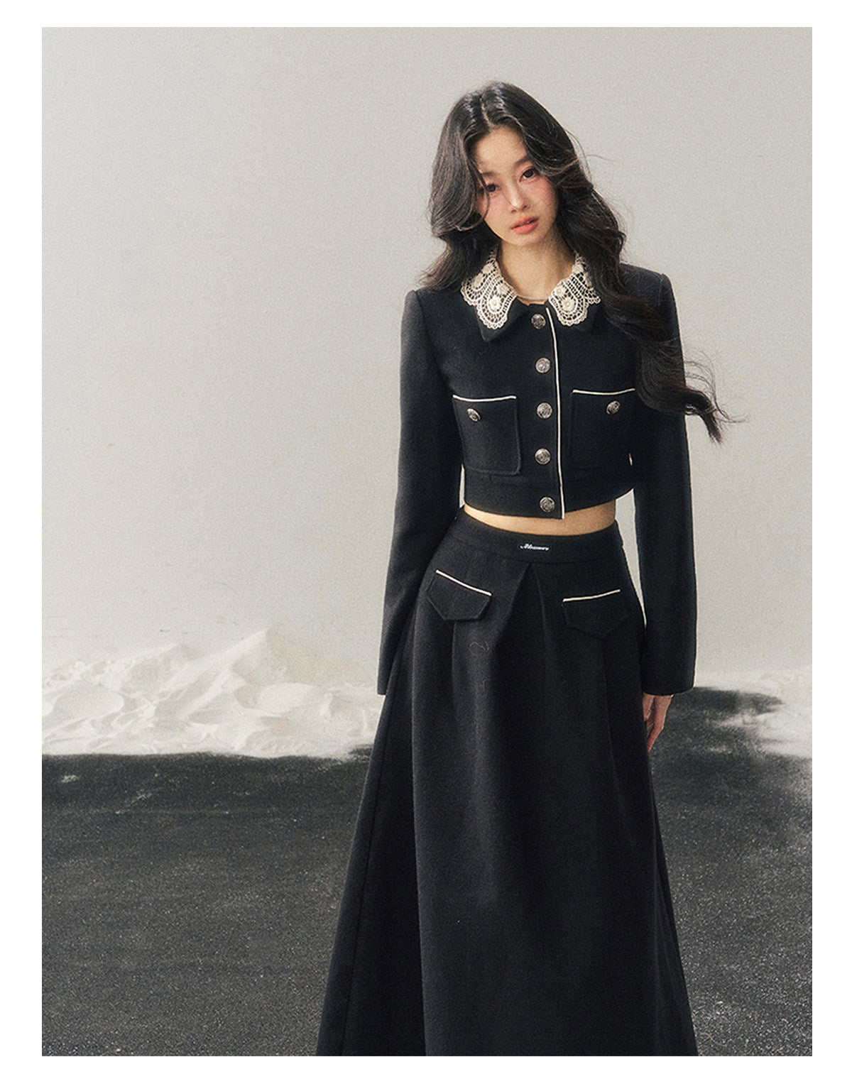 少也眼 "Whispers of Lace" Black French Lace Two-Piece Skirt Set