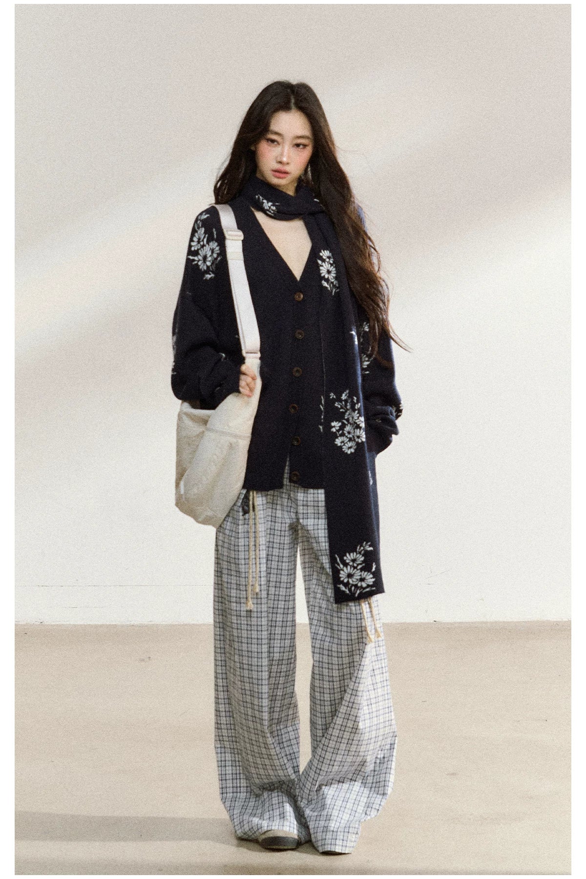 JN's DESIGN - Navy Blue Floral Jacquard V-Neck Cardigan