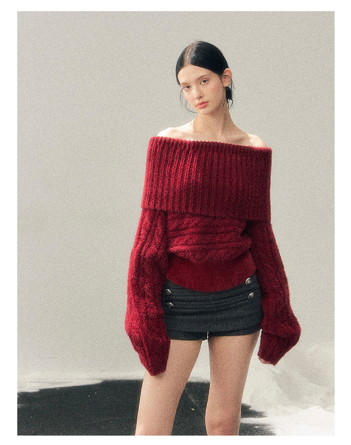 少也眼 "Crimson Glow on the Shoulders" Off-Shoulder Cable Knit Cropped Sweater