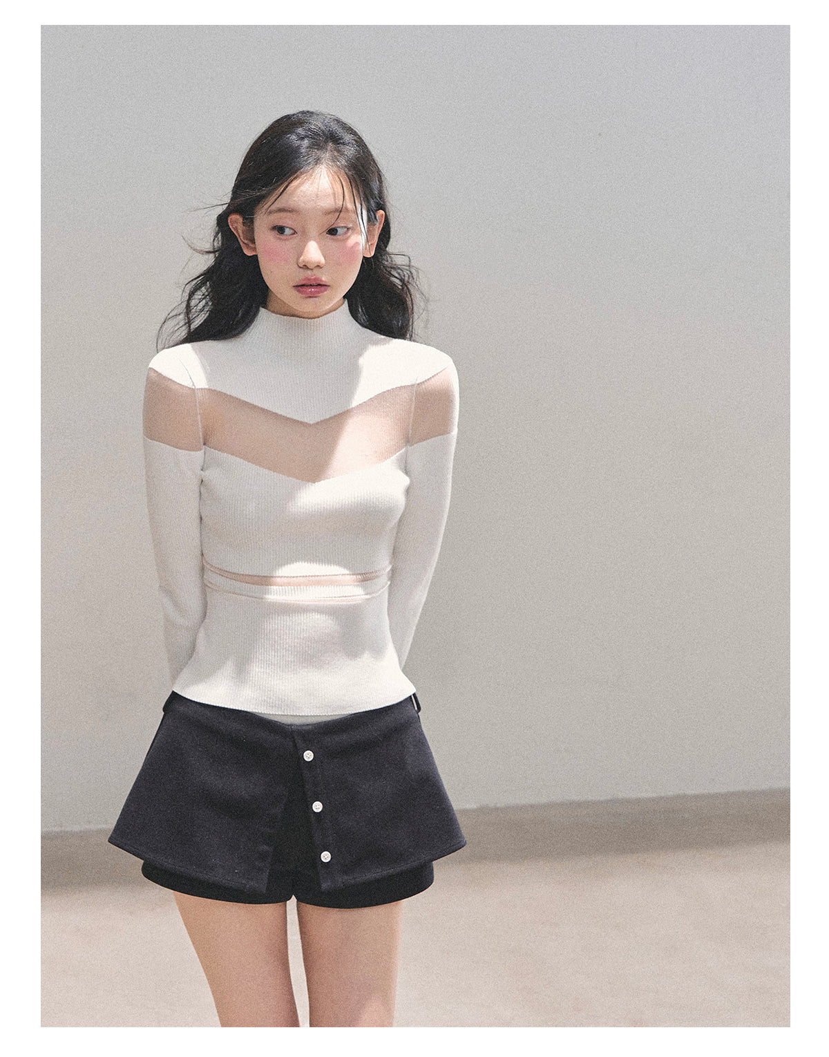少也眼 “Whisper of Nightfall” Sheer-Panel Mock-Neck Knit Tee - White 11.18-4
