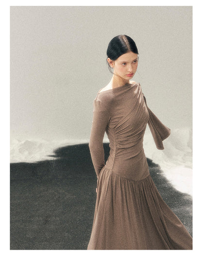 少也眼 "Pure Heart Reflected in Snow" French Cool Off-Shoulder Knit Maxi Dress