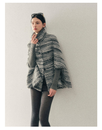 少也眼 "Soft-Focus Warmth" Tweed Cape Coat - Silver Grey