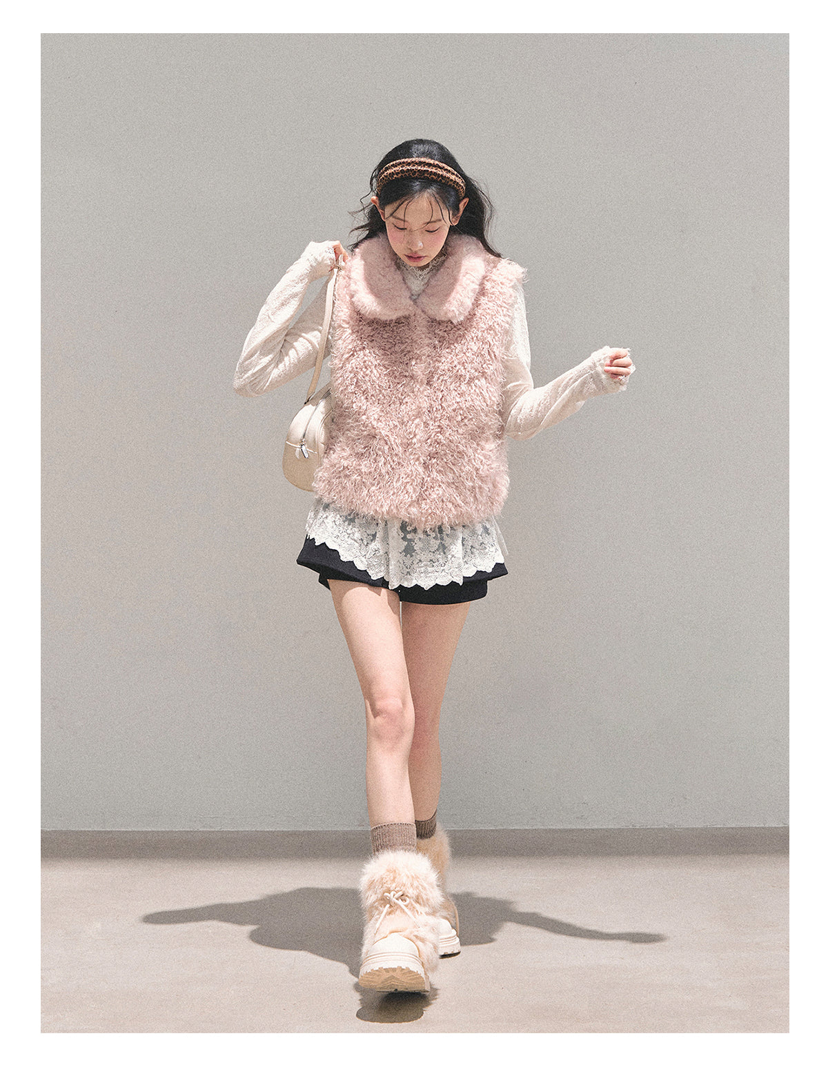 少也眼 “Warmth of a Dreamscape” Pink Faux-Fur Vest 94468854
