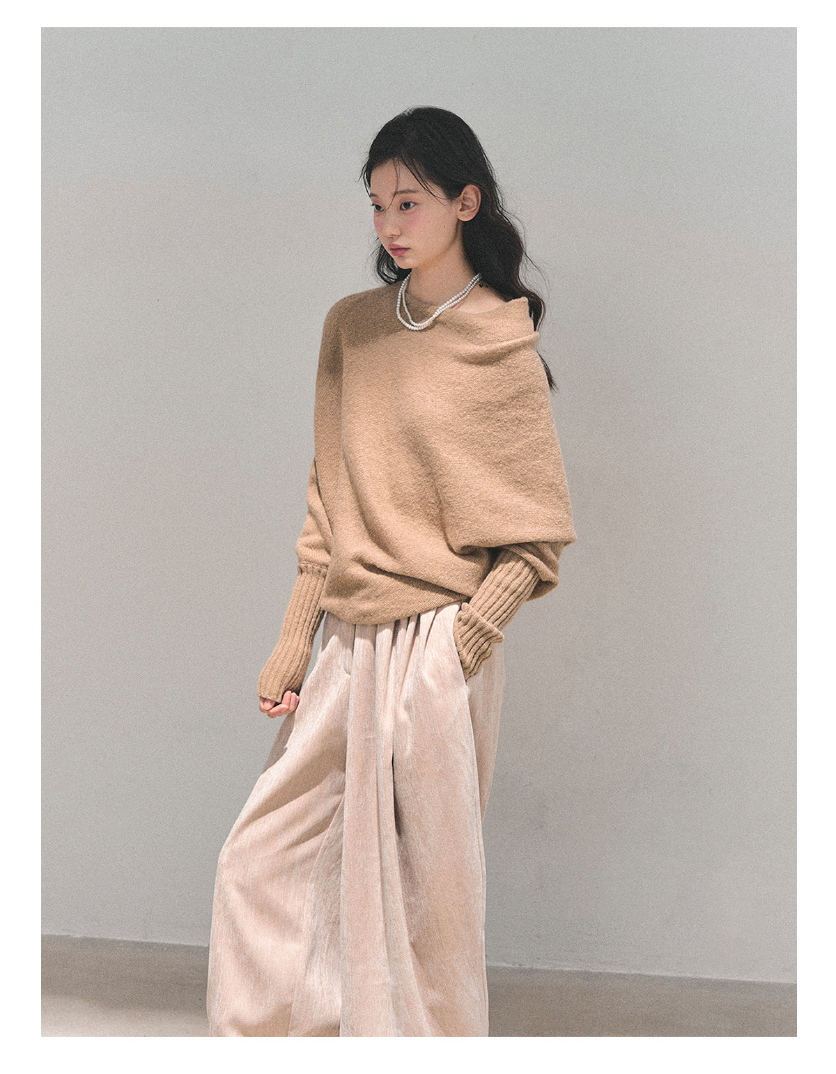 少也眼 “Soft Minimalism” Off-Shoulder Versatile Knit Top - Milk Tea Beige 6416515