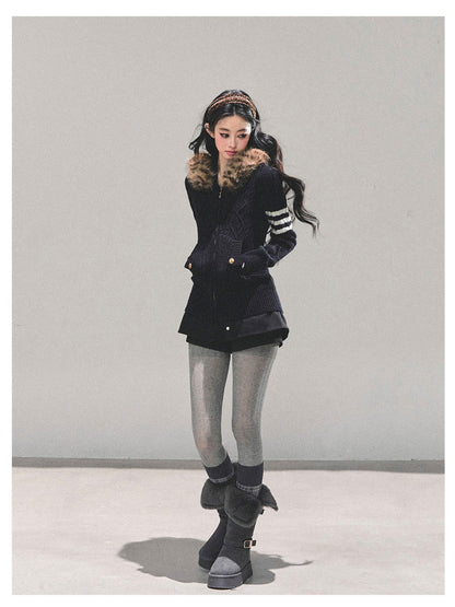 少也眼 "Only She Walks By" Black Hooded Knit Sweater