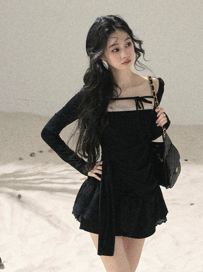 "Floating Moonlight" Quiet Black Square Neck Lace Slim-Fit Top 45324535