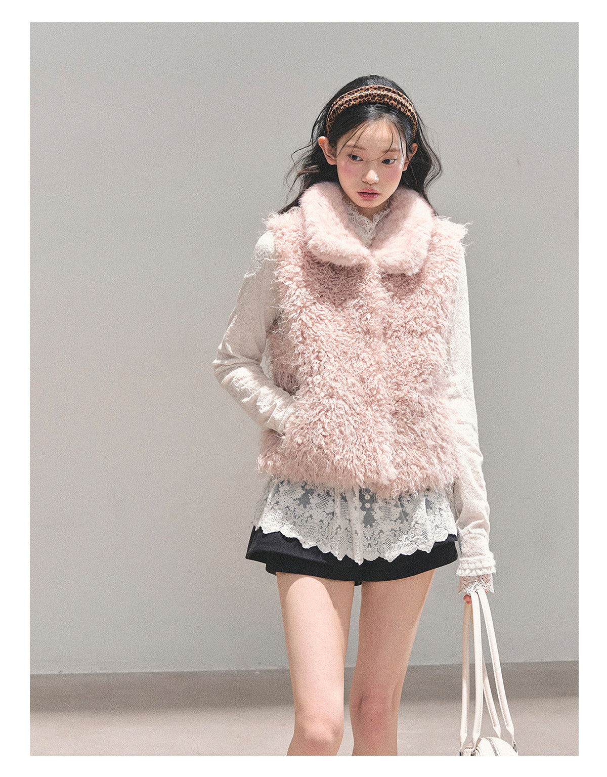 少也眼 “Warmth of a Dreamscape” Pink Faux-Fur Vest 94468854