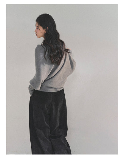 少也眼 “Soft Minimalism” Off-Shoulder Versatile Knit Top - Light Grey 6416515