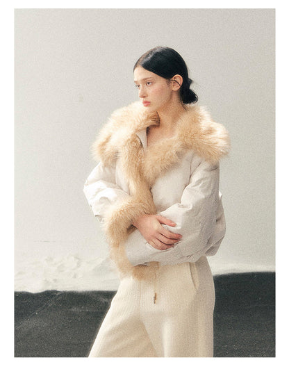 少也眼 “She Listens to the Snow’s Whisper” Pearl Matte White Fur-Collar Down Jacket