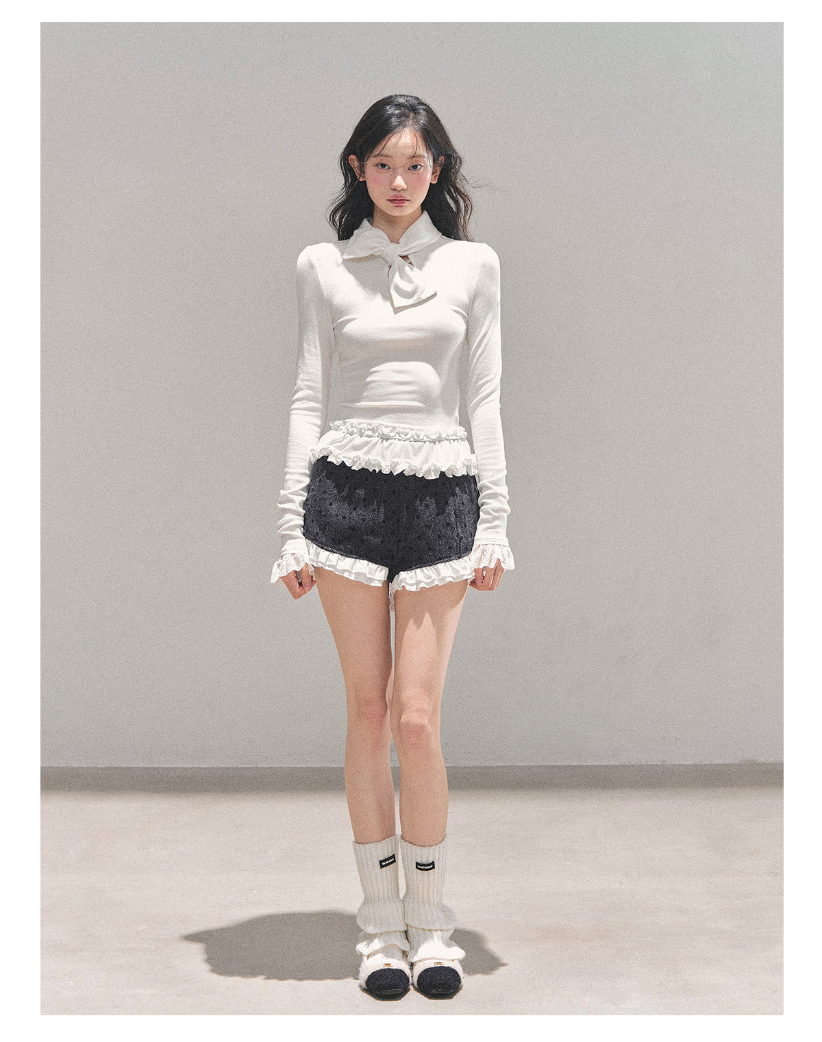 少也眼 “She Breaks the Moonlight” Ruffled Lace Knit Tee 11.18-3