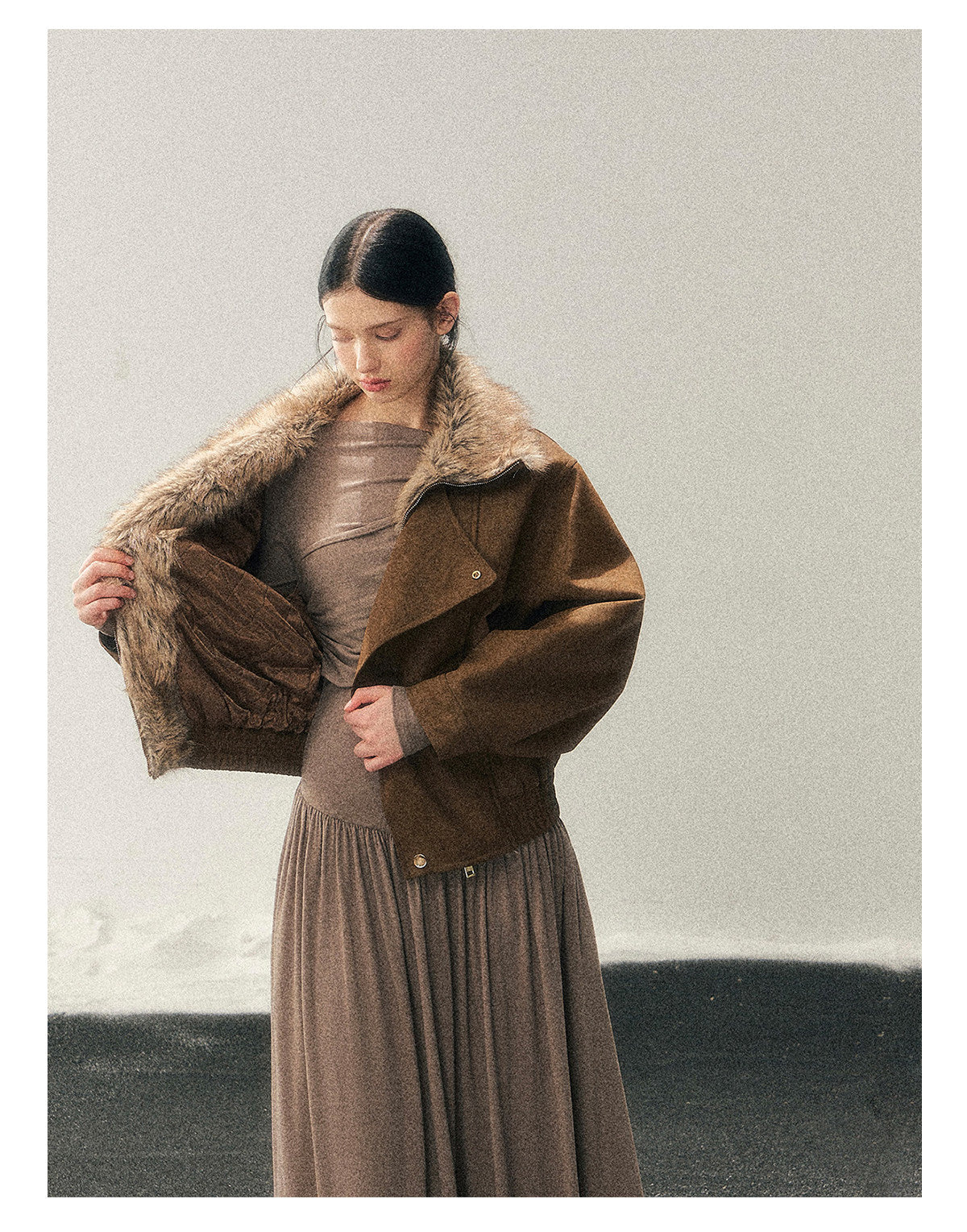 少也眼 "Pure Heart Reflected in Snow" French Cool Off-Shoulder Knit Maxi Dress
