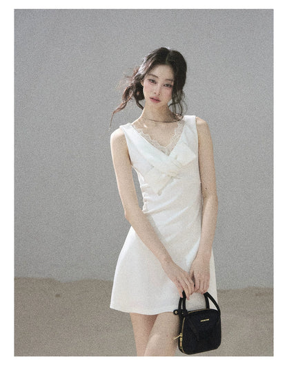 "White Tea Under the Moonlight" White Lace V-Neck Bodycon Mini Dress