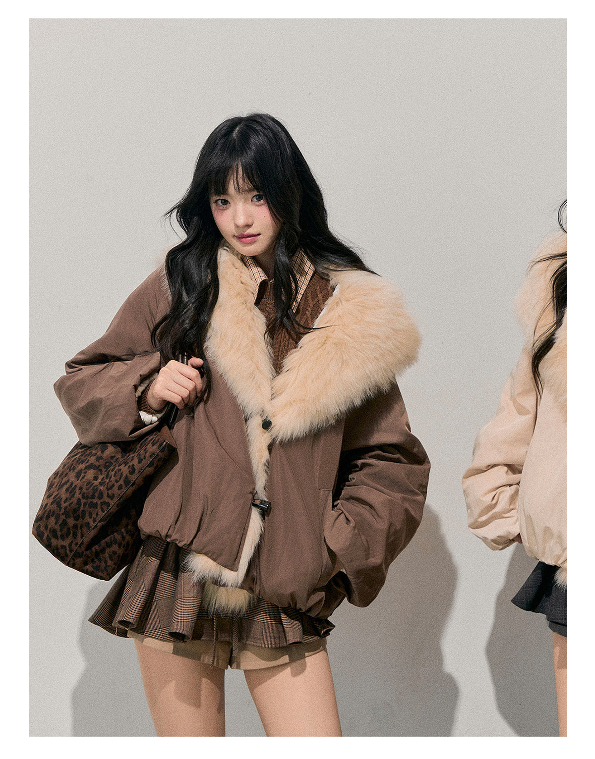 少也眼 “Call of the Distant Mountains” Down Jacket 946541
