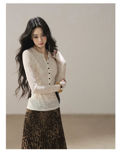 AOMALM - "Clear Lines" Long-Sleeve Finger-Hole Flared Sleeve Knit Top